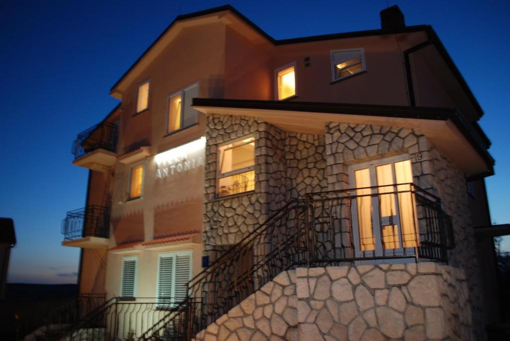 Apartments Villa Antonia Jadranovo Εξωτερικό φωτογραφία